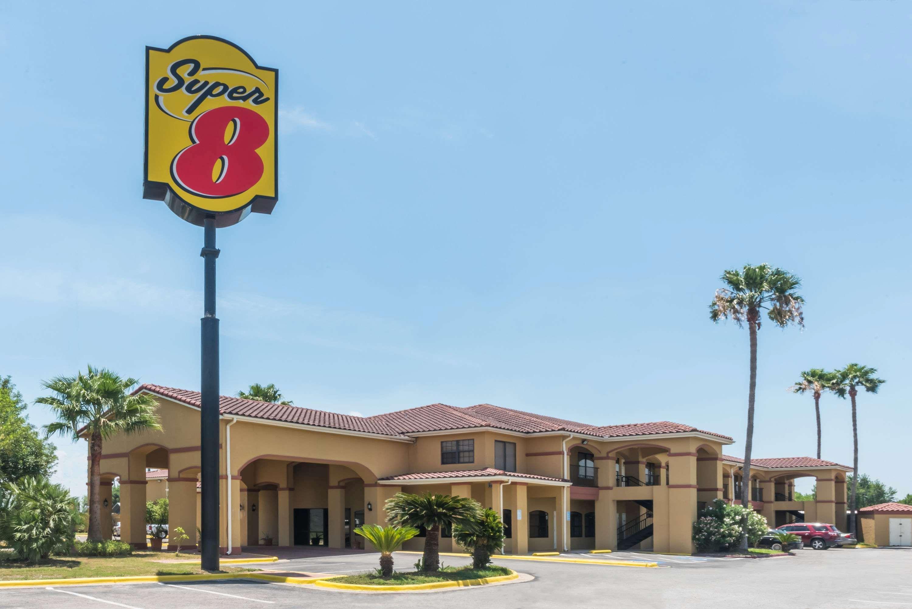 Super 8 By Wyndham Weslaco Exterior photo